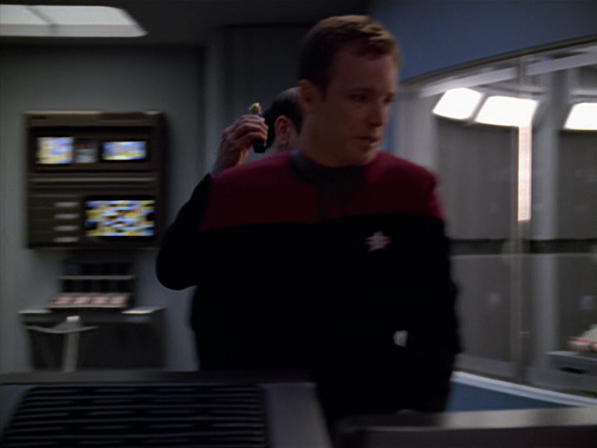 extant_StarTrek_VOY_5x08-NothingHuman_02289.jpg