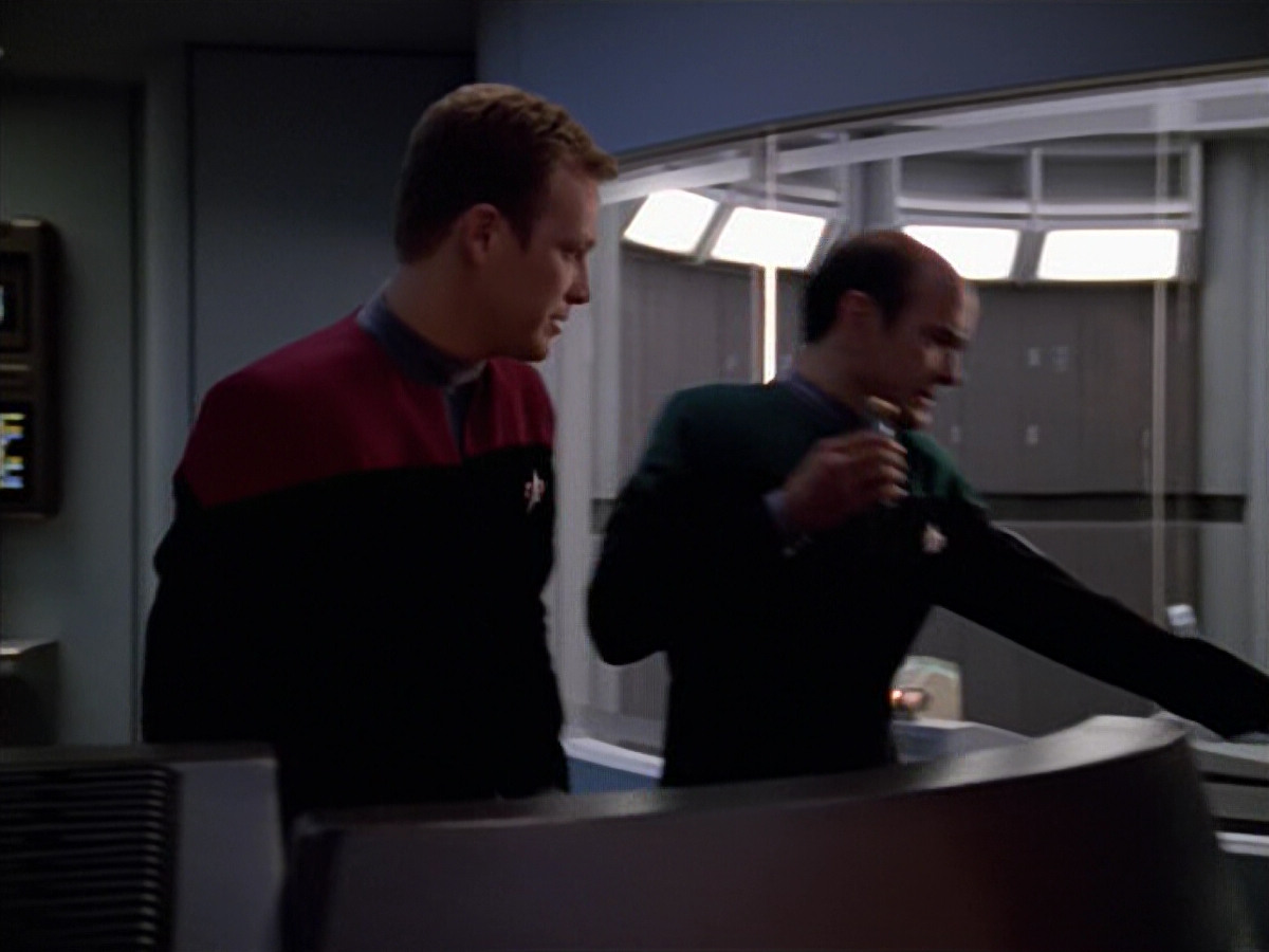 extant_StarTrek_VOY_5x08-NothingHuman_02290.jpg