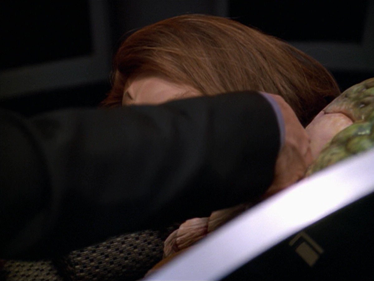 extant_StarTrek_VOY_5x08-NothingHuman_02326.jpg