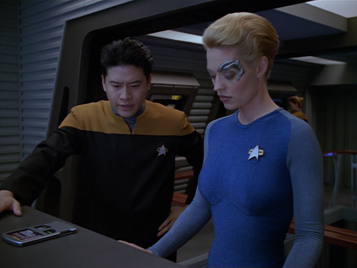 extant_StarTrek_VOY_5x08-NothingHuman_02354.jpg