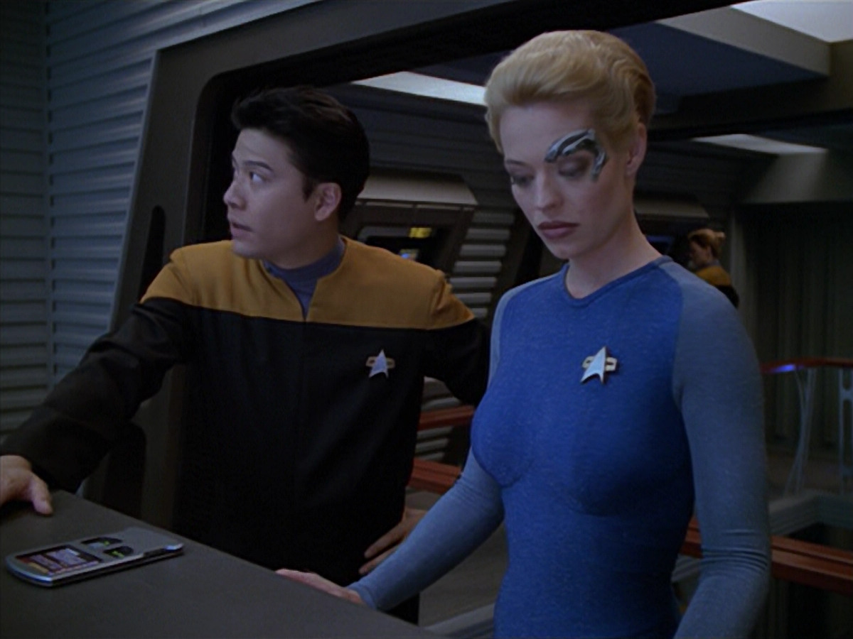 extant_StarTrek_VOY_5x08-NothingHuman_02355.jpg