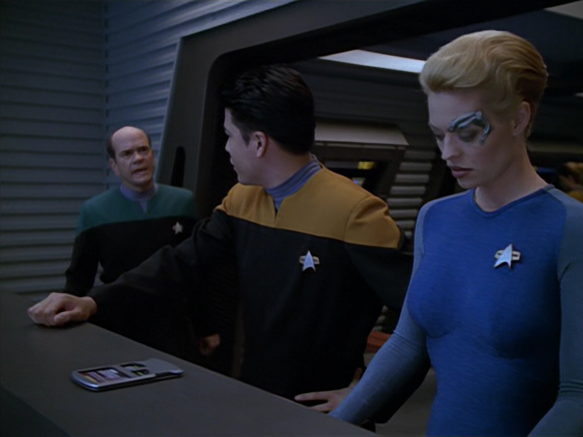 extant_StarTrek_VOY_5x08-NothingHuman_02362.jpg