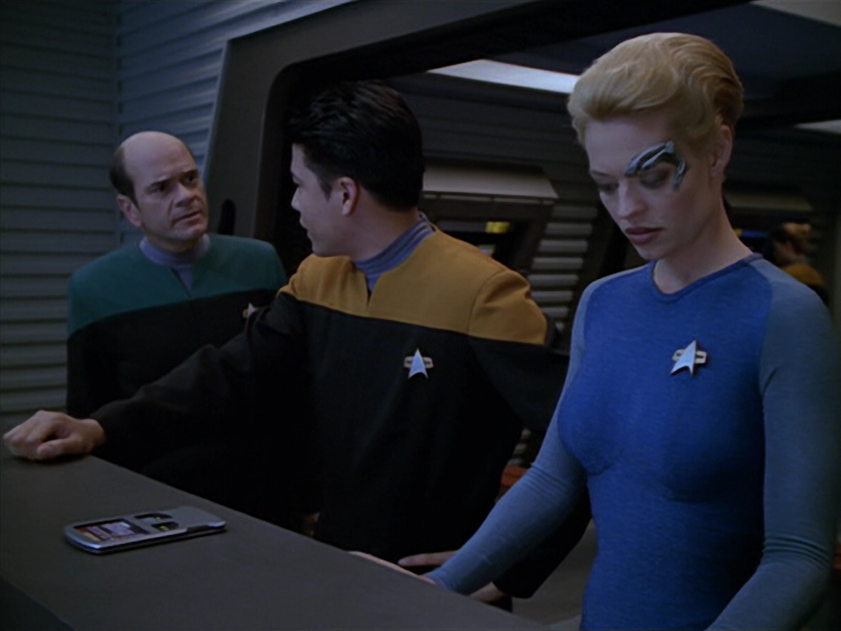 extant_StarTrek_VOY_5x08-NothingHuman_02363.jpg