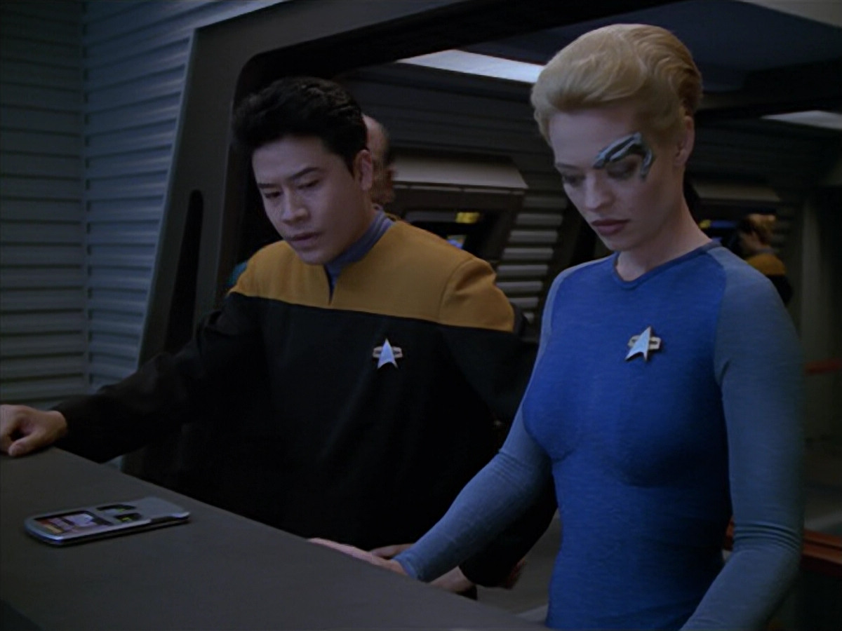 extant_StarTrek_VOY_5x08-NothingHuman_02368.jpg
