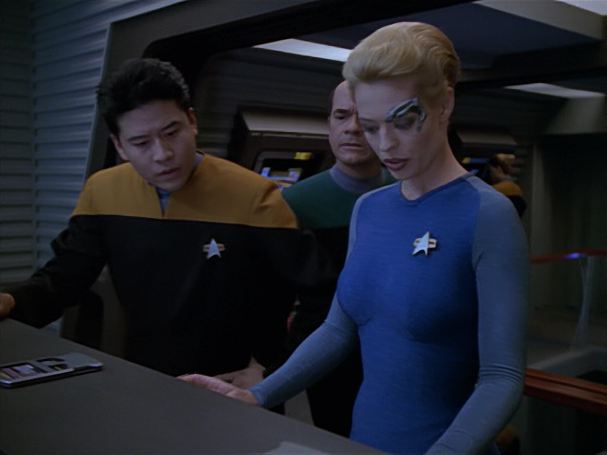 extant_StarTrek_VOY_5x08-NothingHuman_02369.jpg