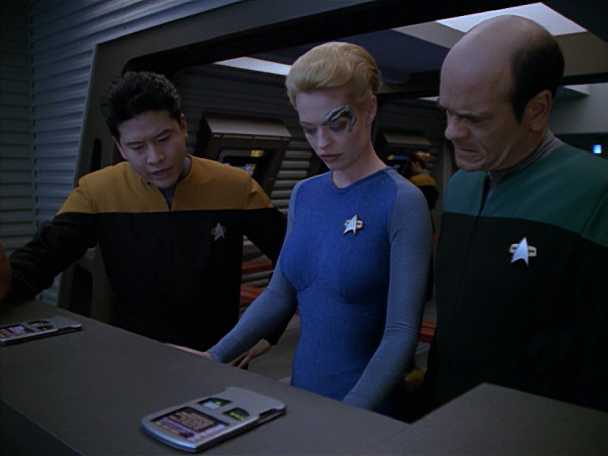 extant_StarTrek_VOY_5x08-NothingHuman_02378.jpg