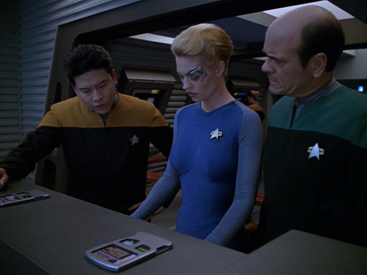 extant_StarTrek_VOY_5x08-NothingHuman_02380.jpg