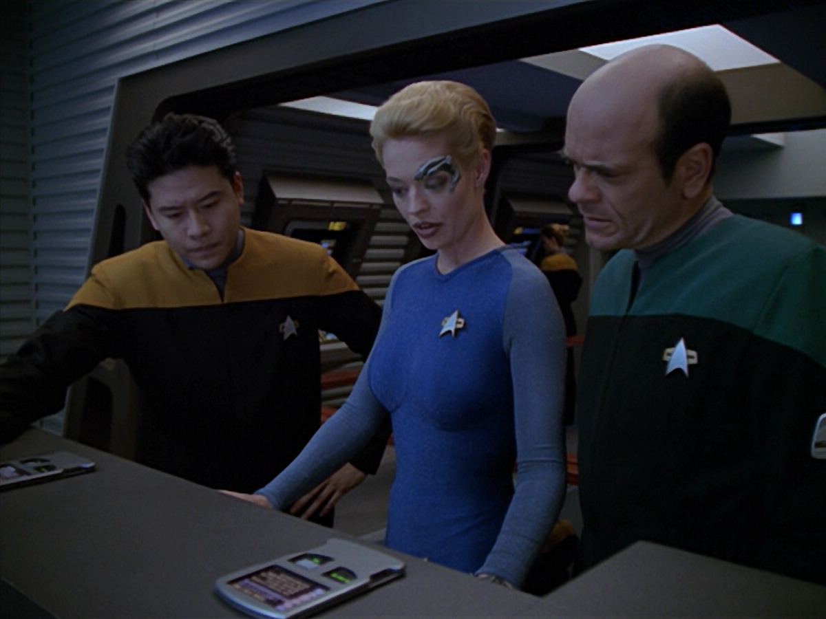 extant_StarTrek_VOY_5x08-NothingHuman_02388.jpg