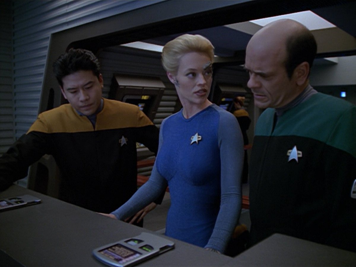 extant_StarTrek_VOY_5x08-NothingHuman_02389.jpg
