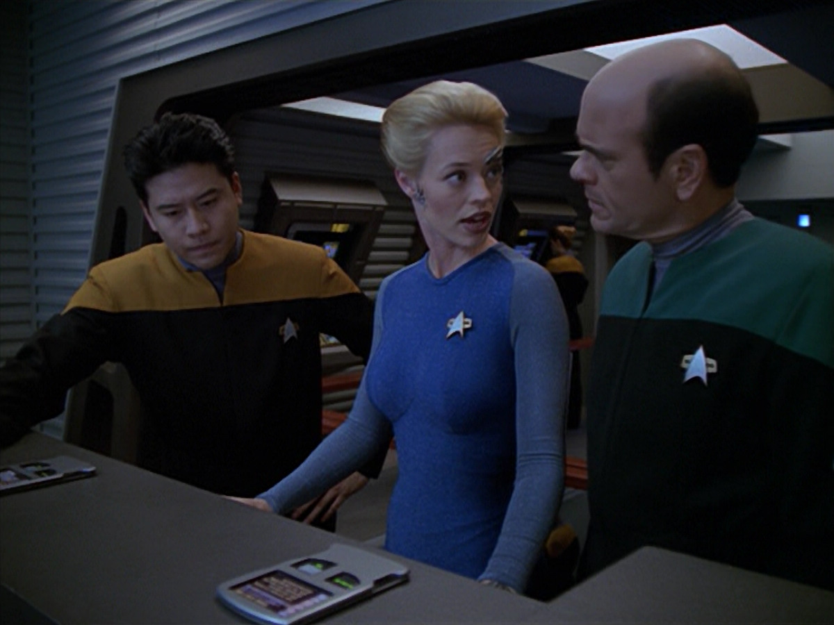 extant_StarTrek_VOY_5x08-NothingHuman_02391.jpg
