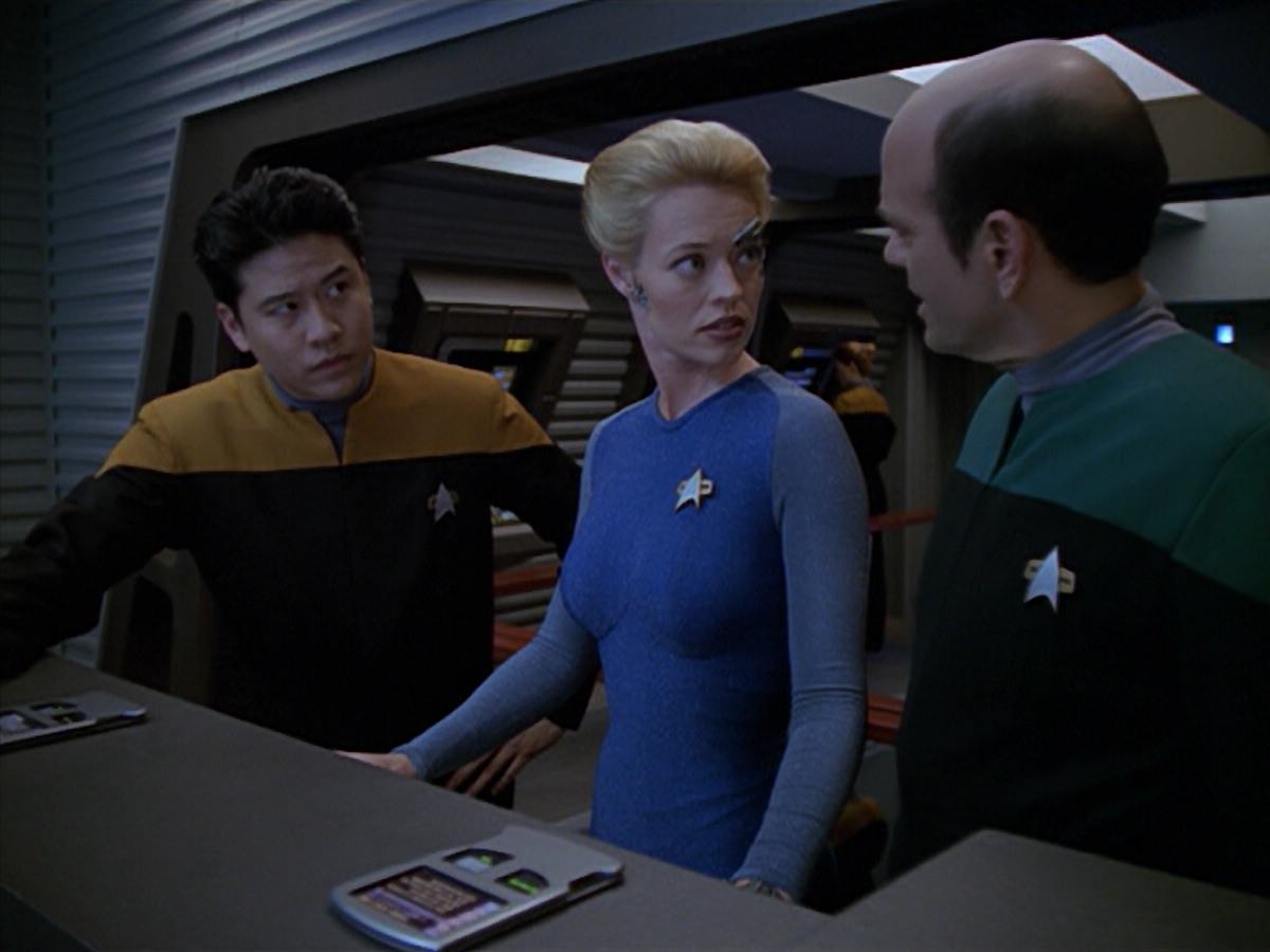 extant_StarTrek_VOY_5x08-NothingHuman_02397.jpg