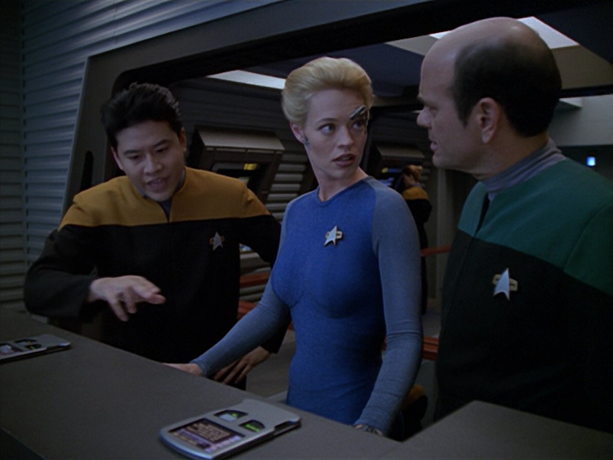 extant_StarTrek_VOY_5x08-NothingHuman_02399.jpg