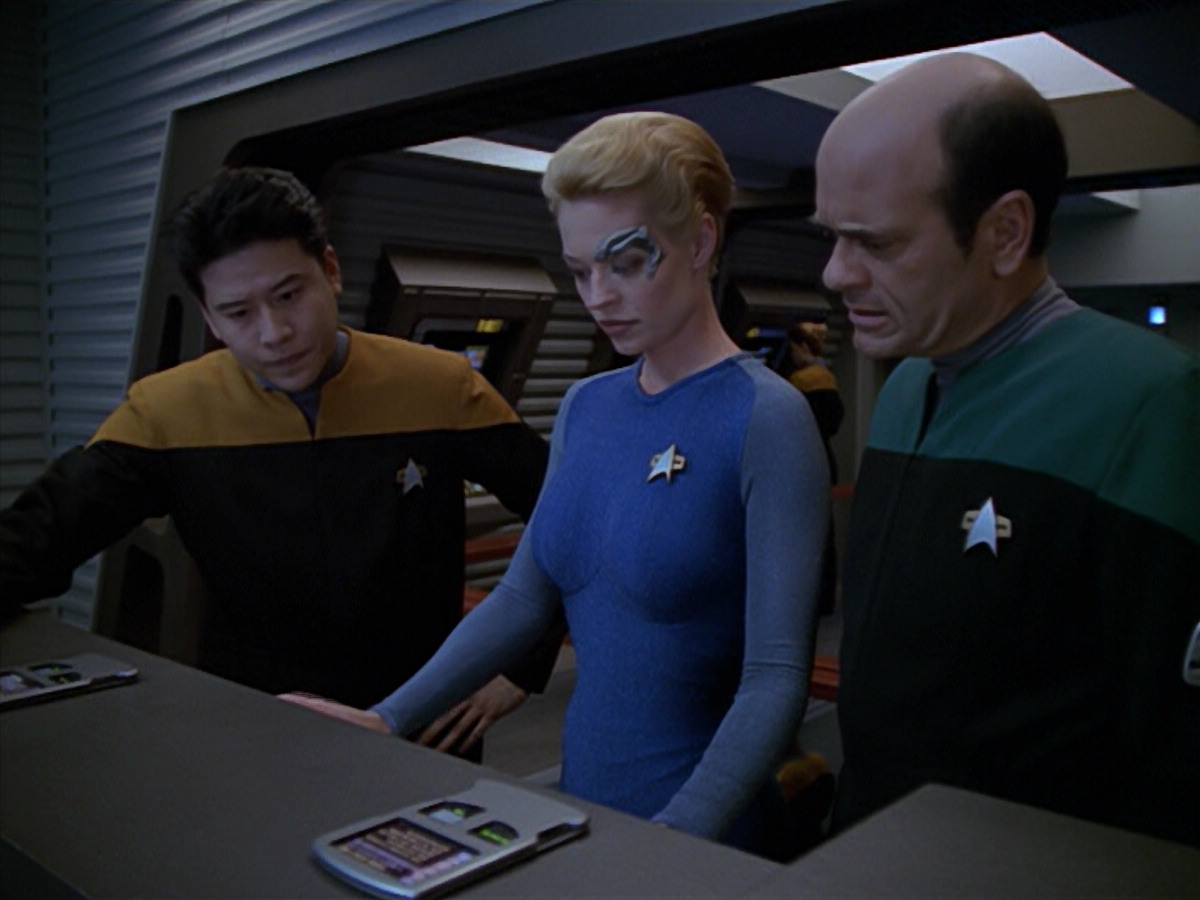 extant_StarTrek_VOY_5x08-NothingHuman_02402.jpg
