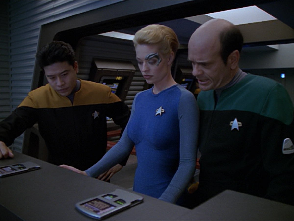 extant_StarTrek_VOY_5x08-NothingHuman_02410.jpg