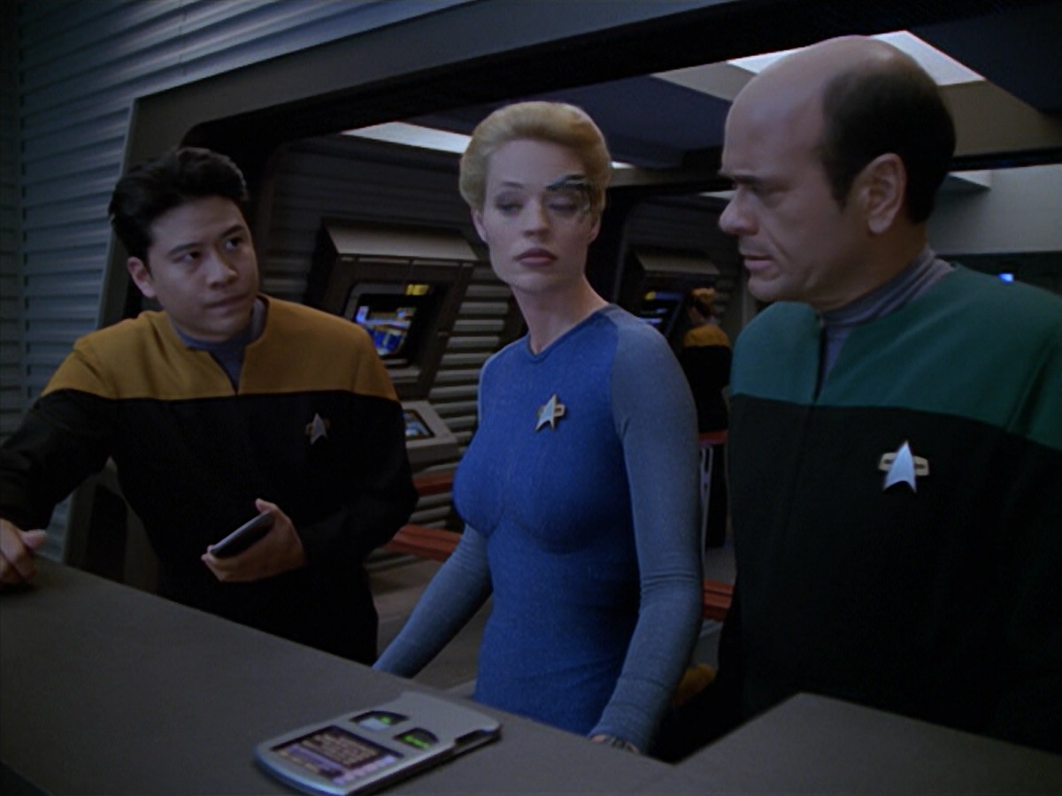extant_StarTrek_VOY_5x08-NothingHuman_02433.jpg