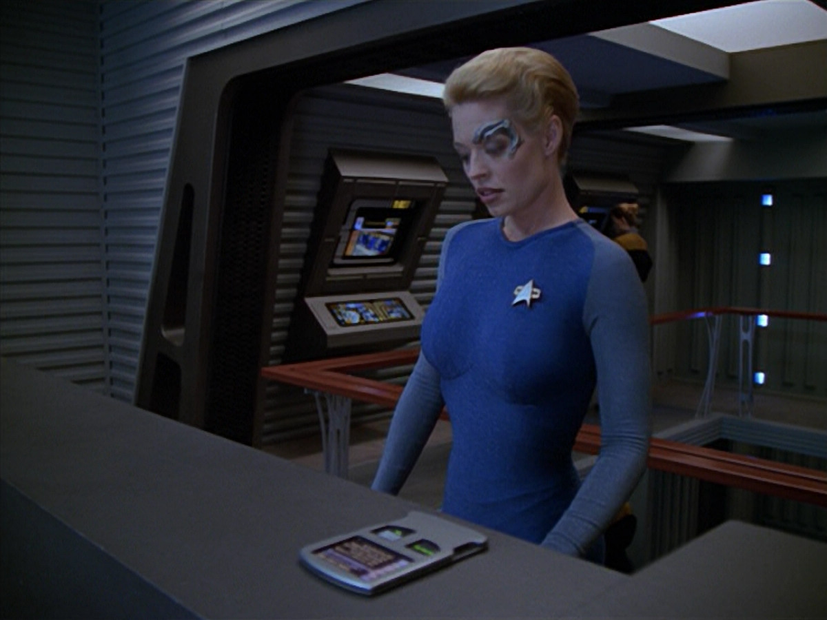 extant_StarTrek_VOY_5x08-NothingHuman_02461.jpg