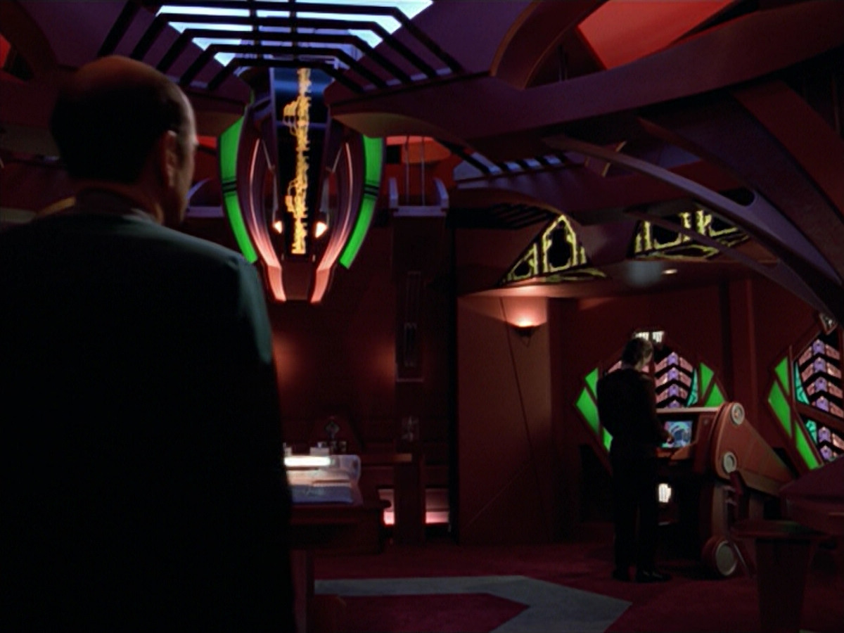 extant_StarTrek_VOY_5x08-NothingHuman_02467.jpg