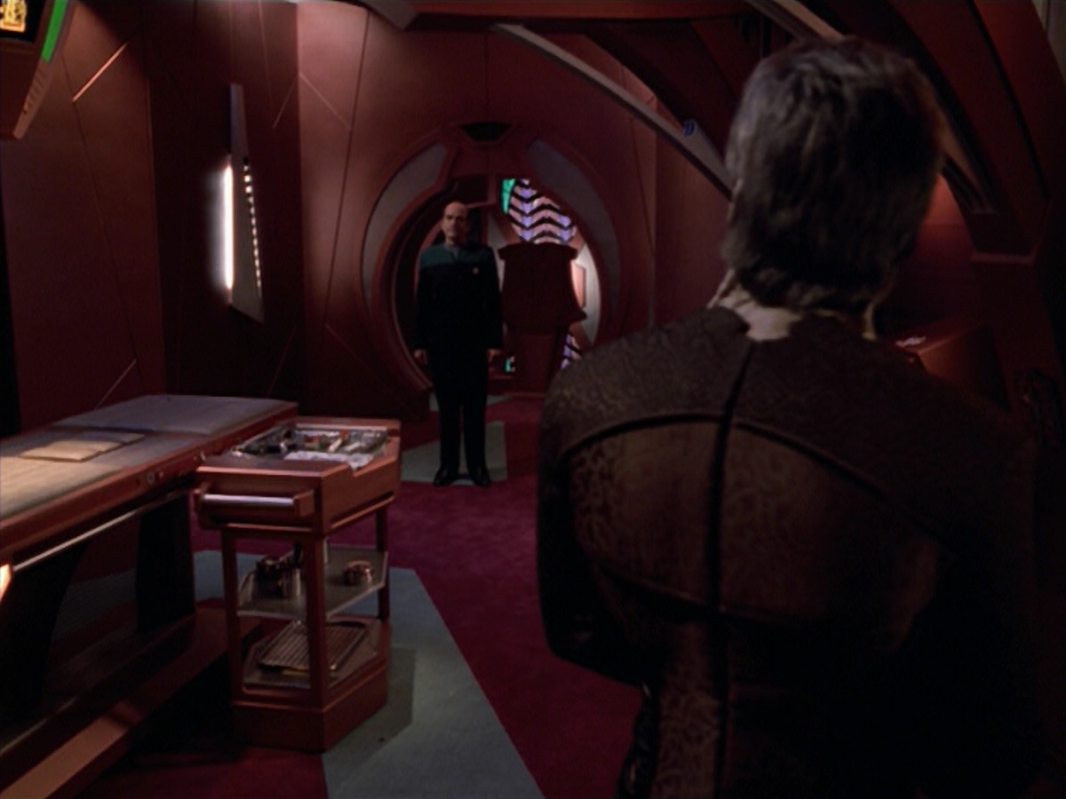 extant_StarTrek_VOY_5x08-NothingHuman_02493.jpg