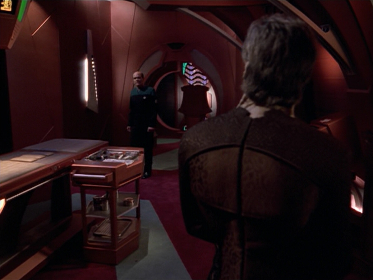 extant_StarTrek_VOY_5x08-NothingHuman_02521.jpg