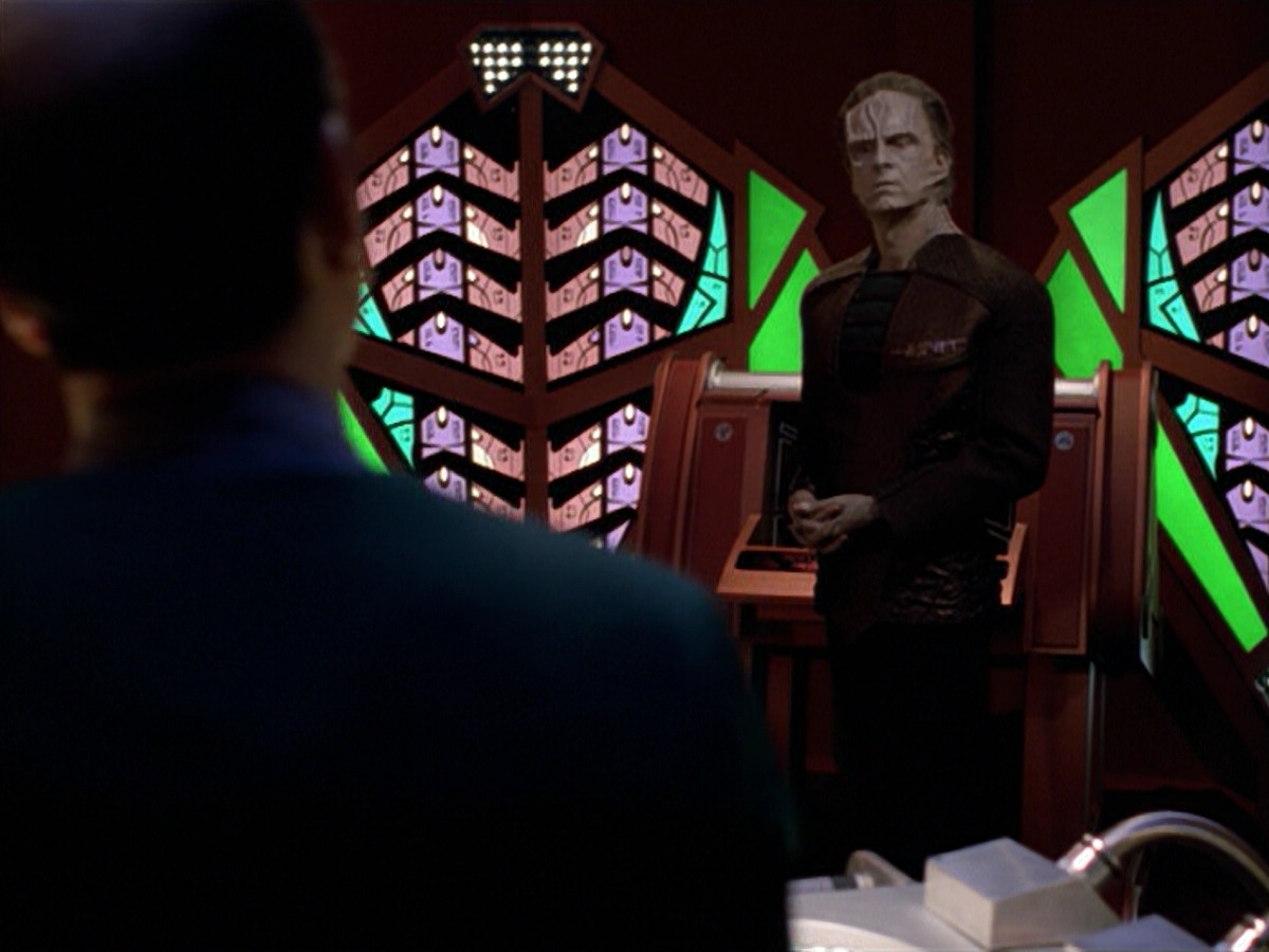 extant_StarTrek_VOY_5x08-NothingHuman_02545.jpg