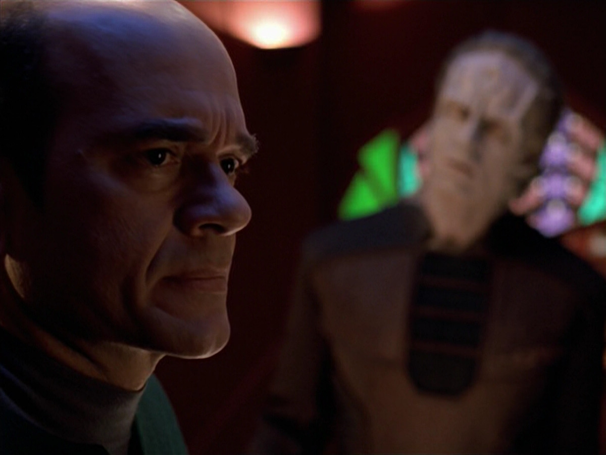 extant_StarTrek_VOY_5x08-NothingHuman_02578.jpg
