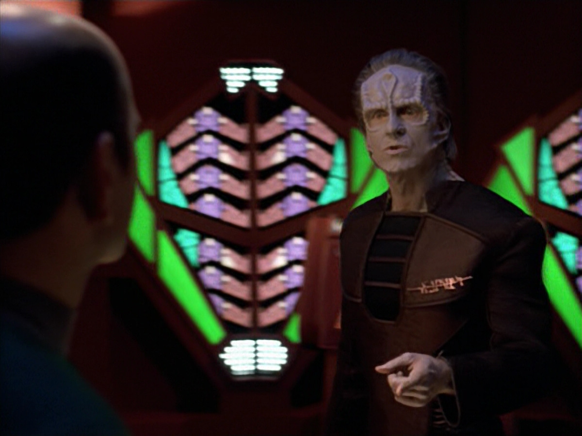 extant_StarTrek_VOY_5x08-NothingHuman_02650.jpg