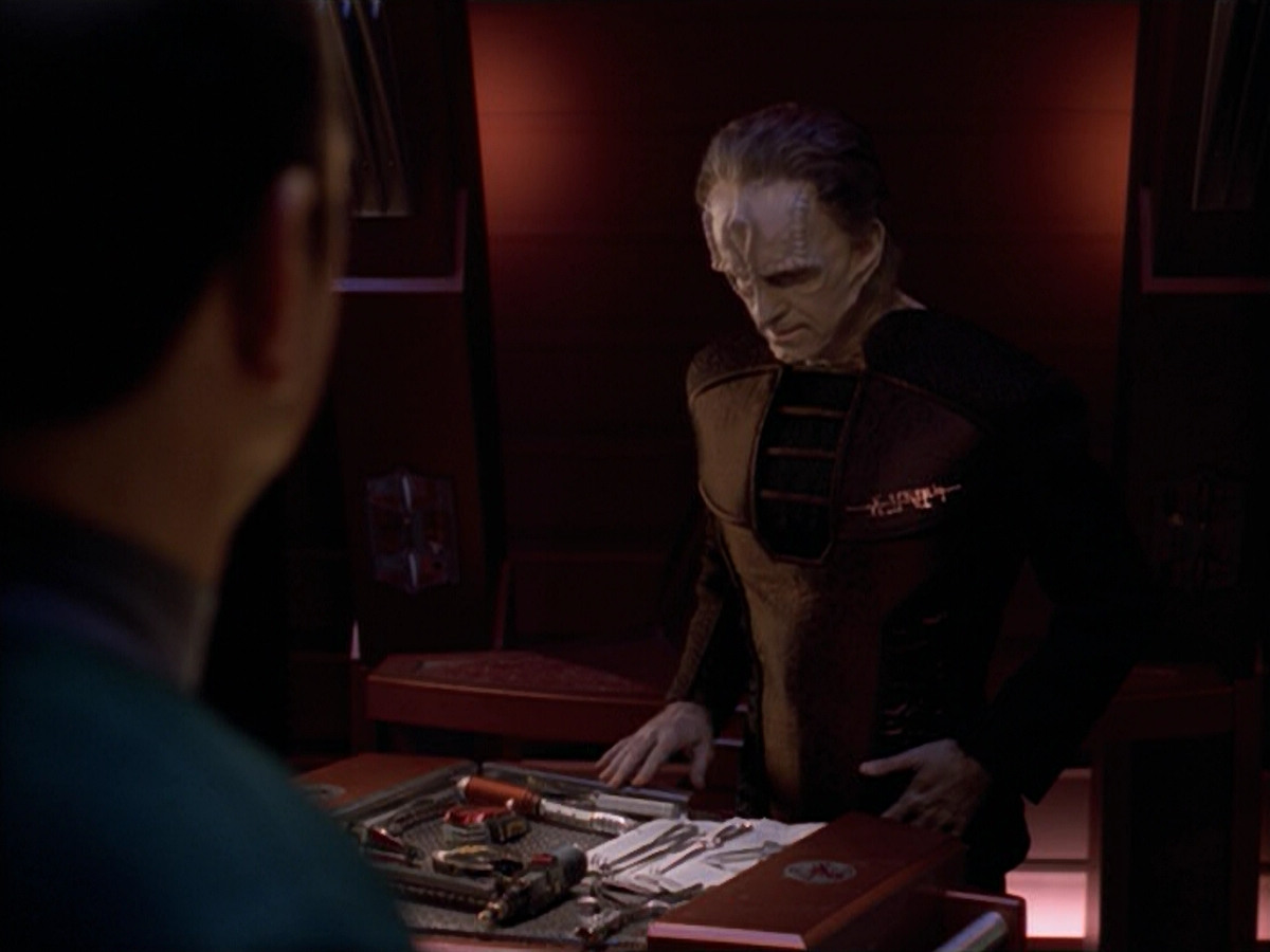 extant_StarTrek_VOY_5x08-NothingHuman_02706.jpg