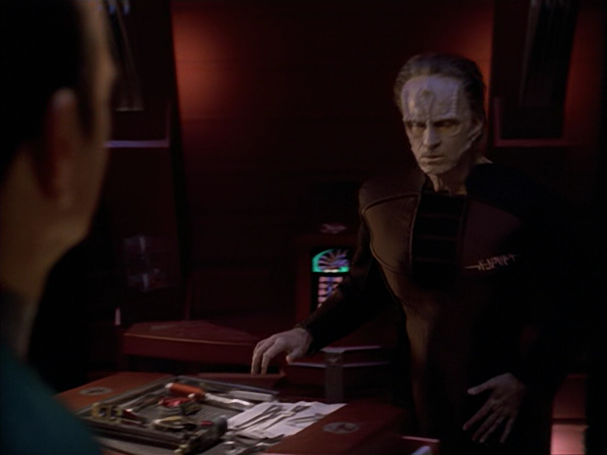 extant_StarTrek_VOY_5x08-NothingHuman_02709.jpg