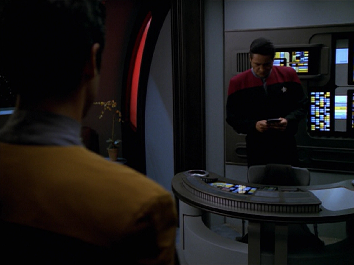 extant_StarTrek_VOY_5x08-NothingHuman_02732.jpg