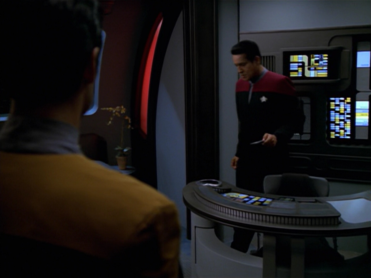 extant_StarTrek_VOY_5x08-NothingHuman_02734.jpg