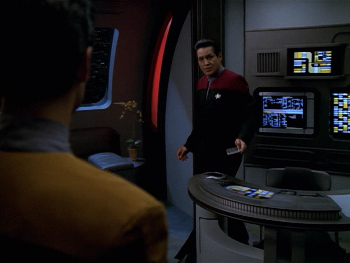 extant_StarTrek_VOY_5x08-NothingHuman_02735.jpg