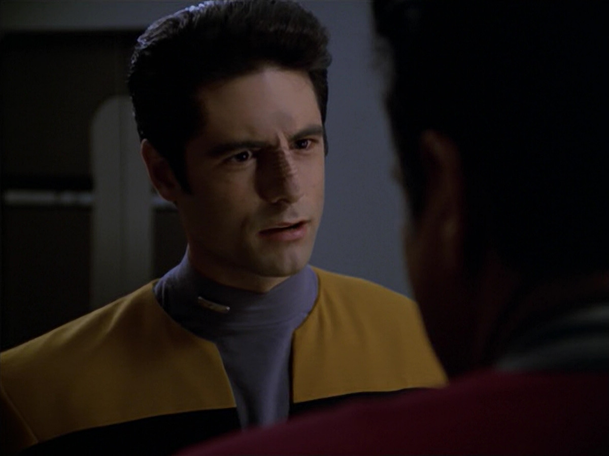 extant_StarTrek_VOY_5x08-NothingHuman_02772.jpg