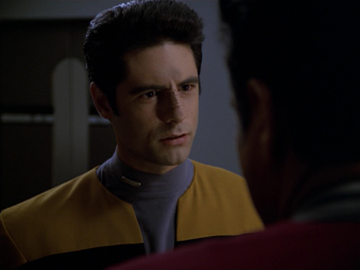 extant_StarTrek_VOY_5x08-NothingHuman_02774.jpg