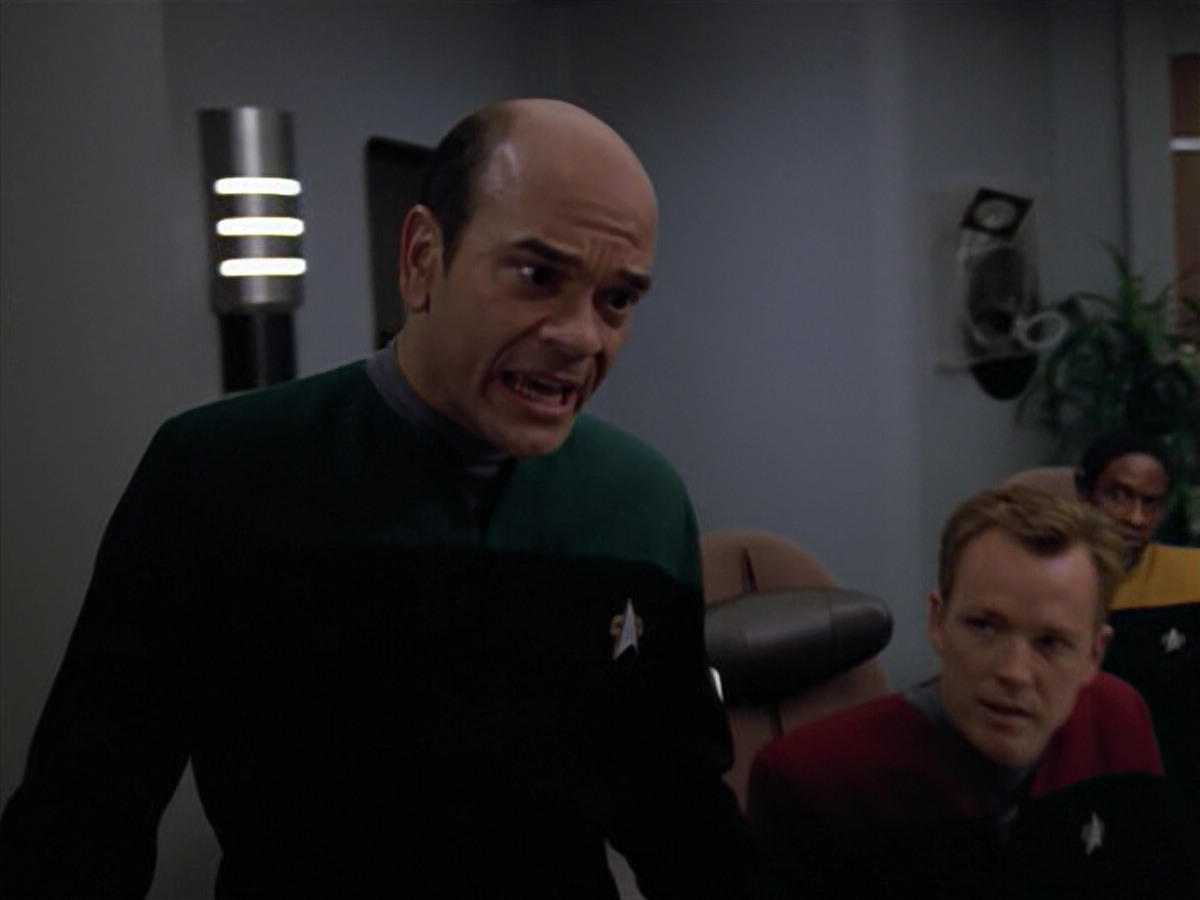 extant_StarTrek_VOY_5x08-NothingHuman_02803.jpg