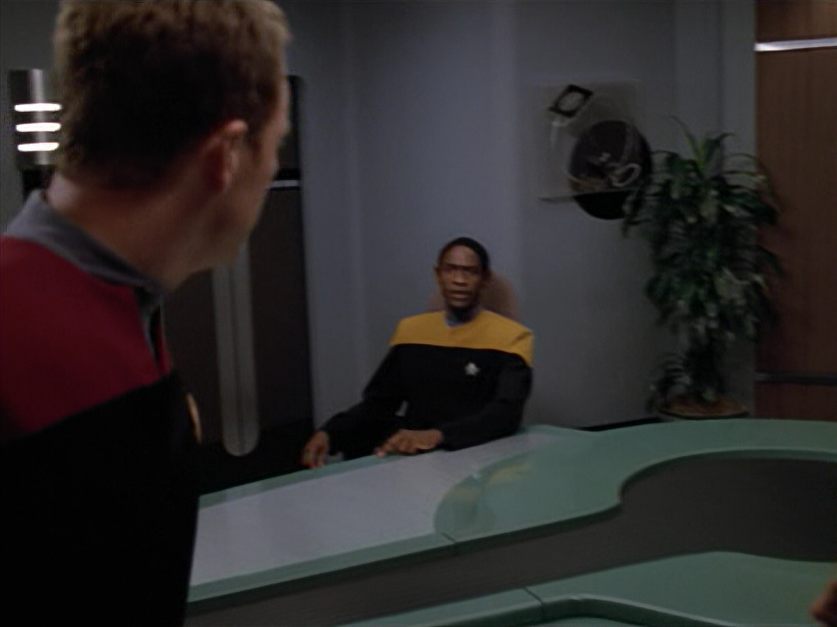 extant_StarTrek_VOY_5x08-NothingHuman_02827.jpg