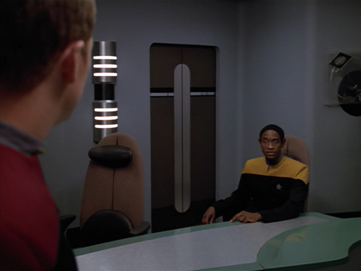 extant_StarTrek_VOY_5x08-NothingHuman_02829.jpg