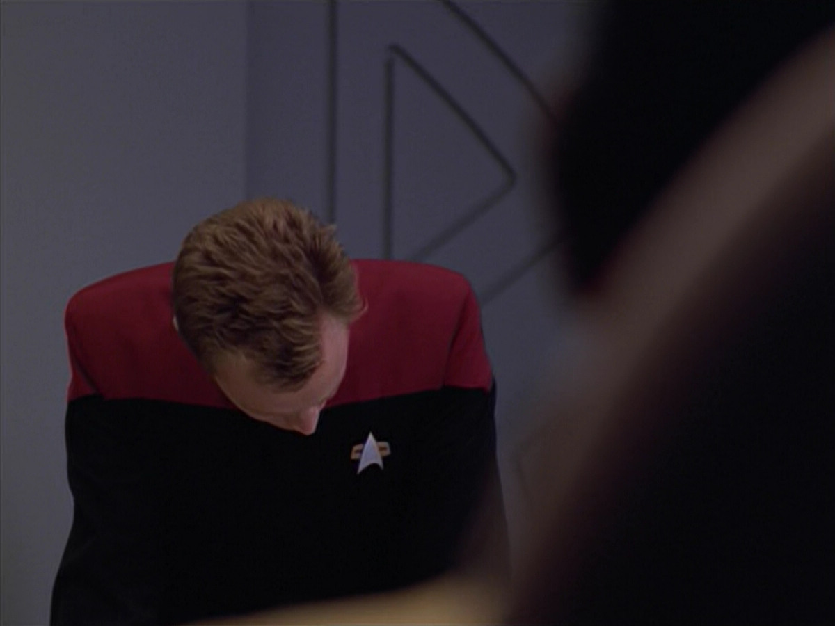 extant_StarTrek_VOY_5x08-NothingHuman_02842.jpg