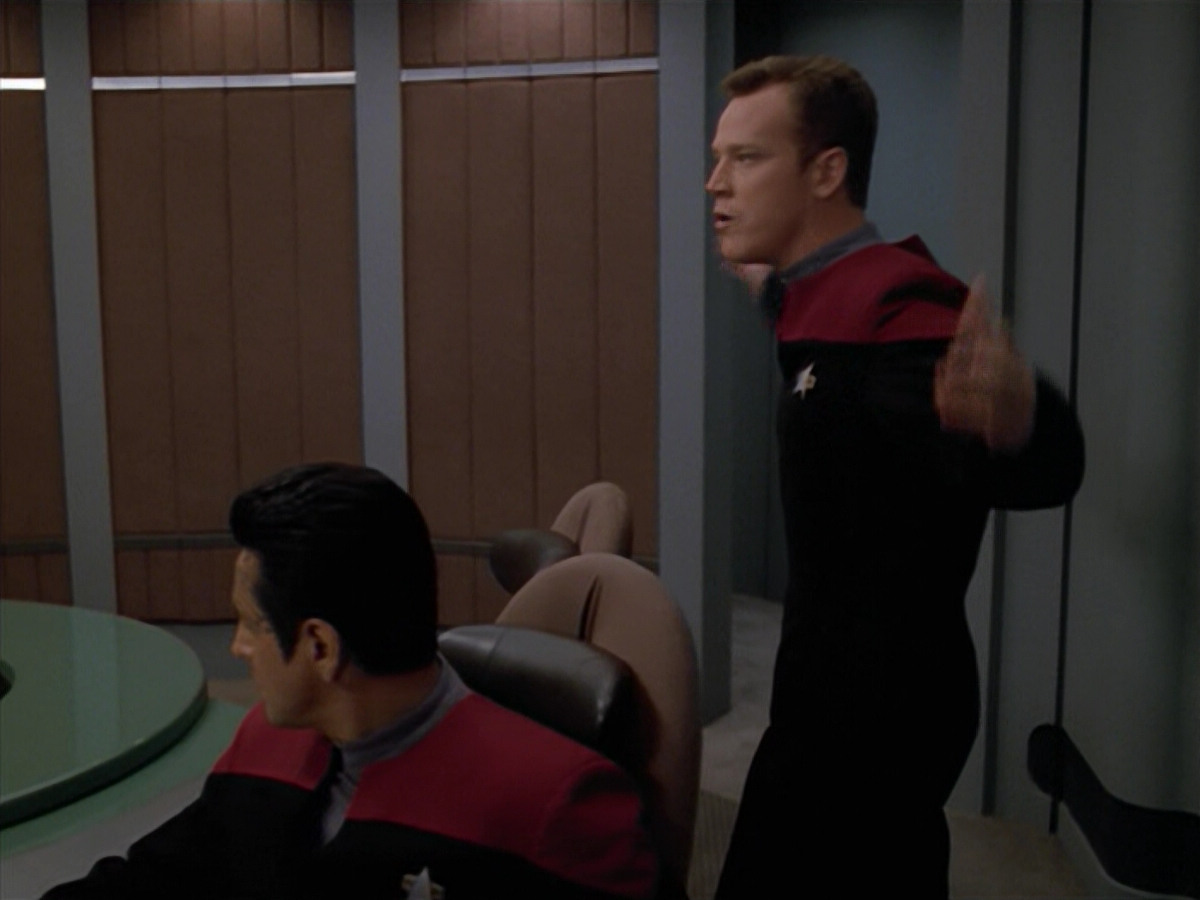 extant_StarTrek_VOY_5x08-NothingHuman_02849.jpg