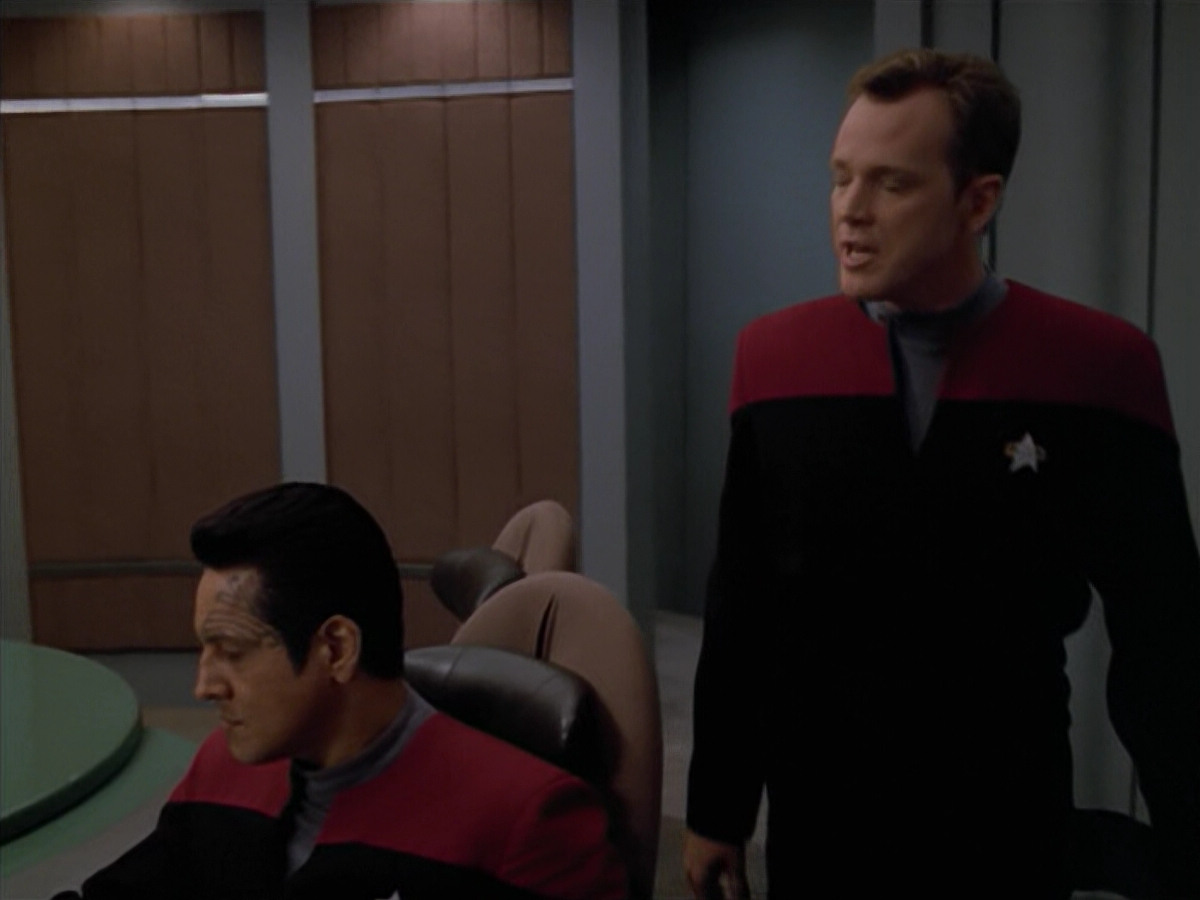 extant_StarTrek_VOY_5x08-NothingHuman_02855.jpg
