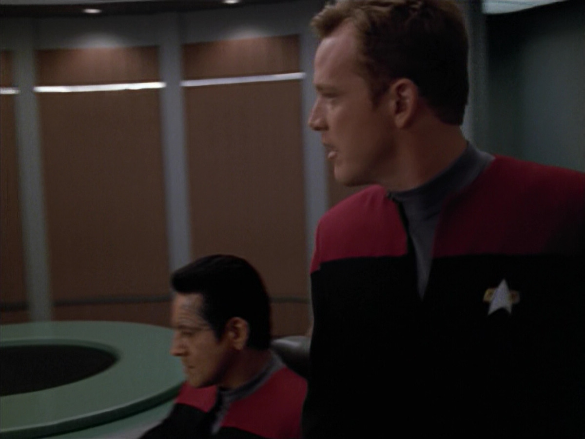 extant_StarTrek_VOY_5x08-NothingHuman_02856.jpg
