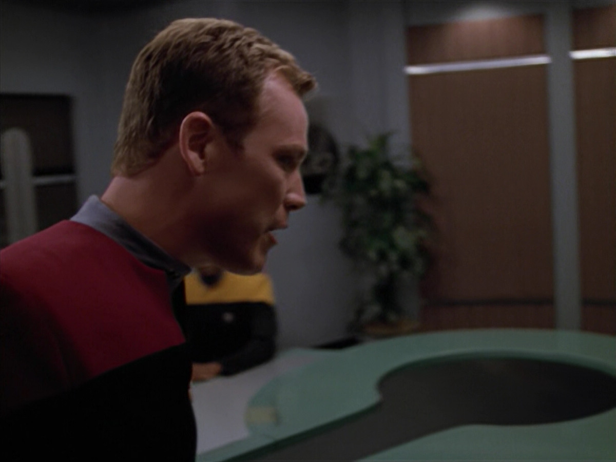 extant_StarTrek_VOY_5x08-NothingHuman_02864.jpg
