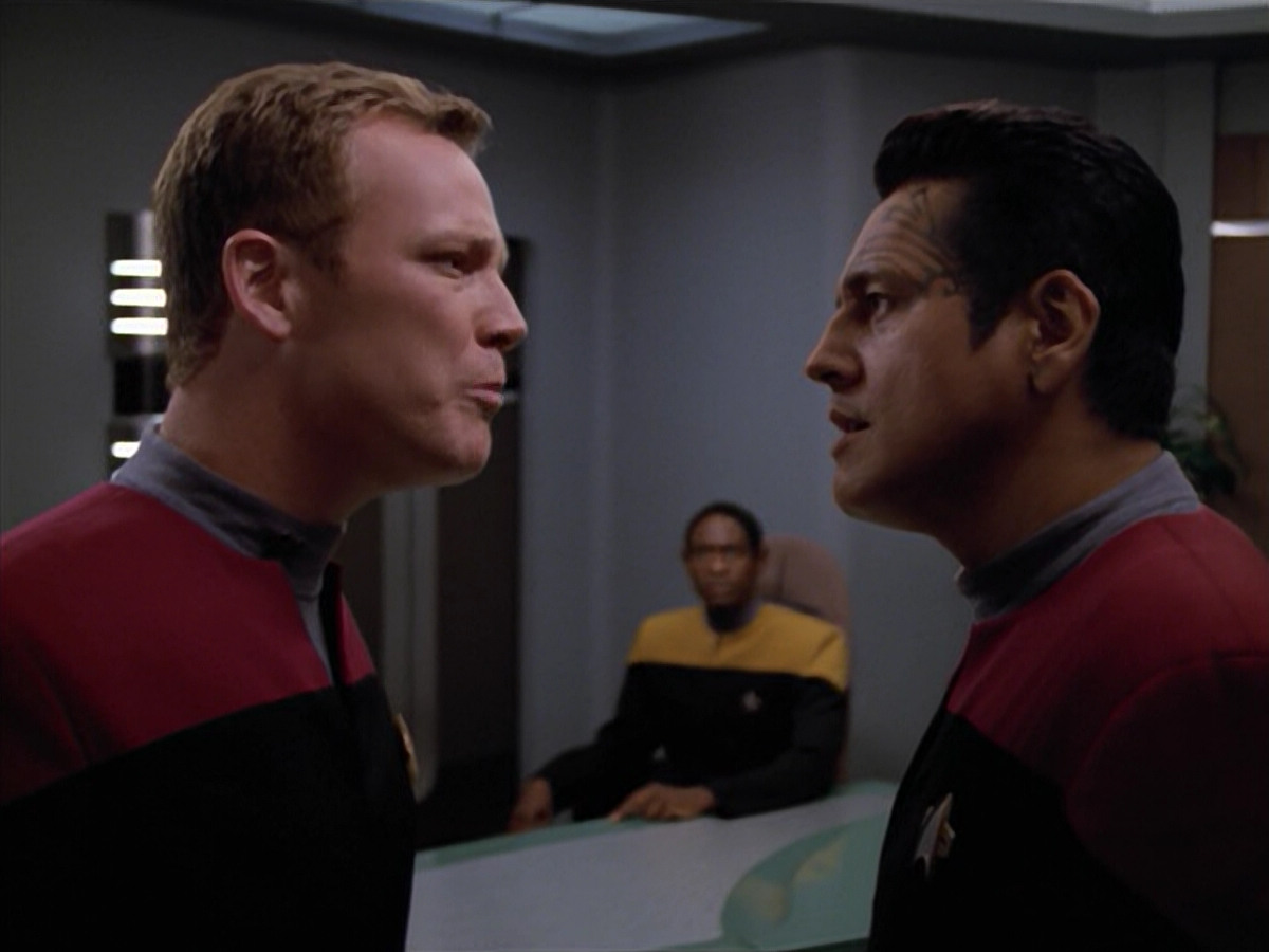 extant_StarTrek_VOY_5x08-NothingHuman_02872.jpg