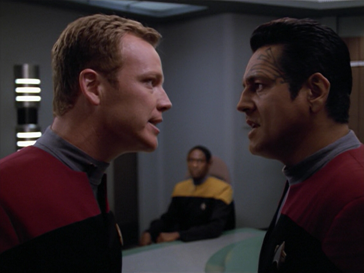 extant_StarTrek_VOY_5x08-NothingHuman_02878.jpg