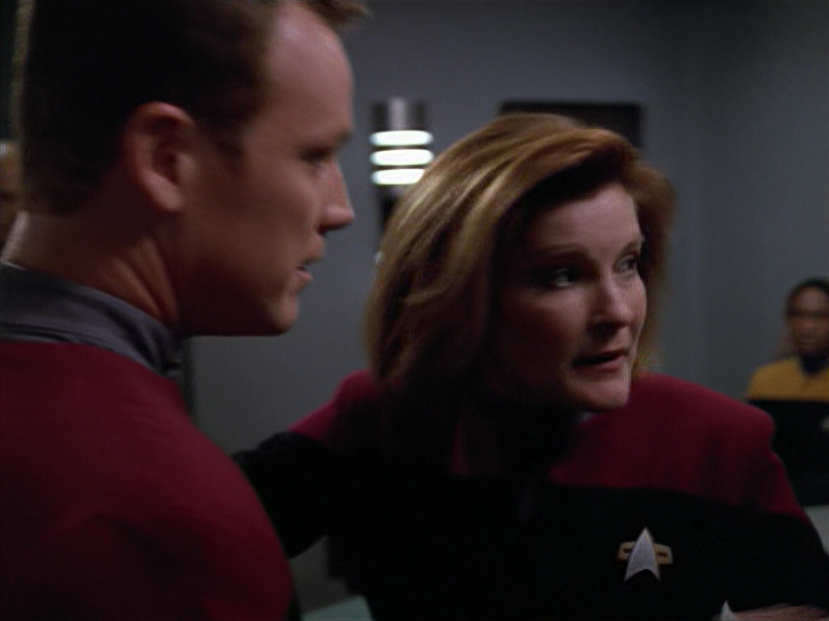 extant_StarTrek_VOY_5x08-NothingHuman_02884.jpg