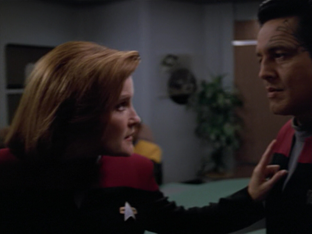 extant_StarTrek_VOY_5x08-NothingHuman_02885.jpg