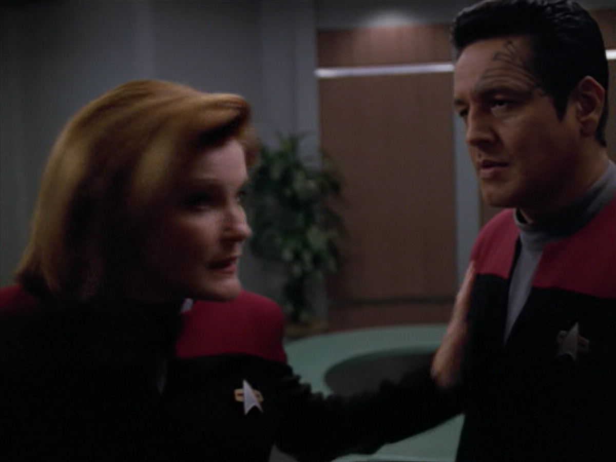extant_StarTrek_VOY_5x08-NothingHuman_02886.jpg