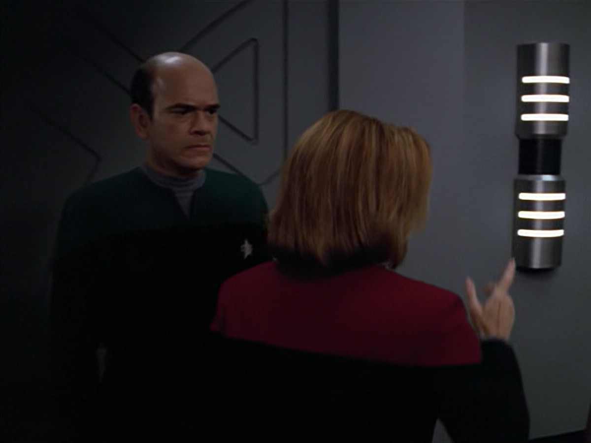 extant_StarTrek_VOY_5x08-NothingHuman_02891.jpg