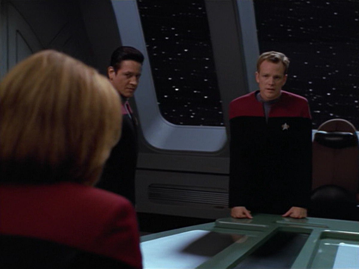 extant_StarTrek_VOY_5x08-NothingHuman_02900.jpg