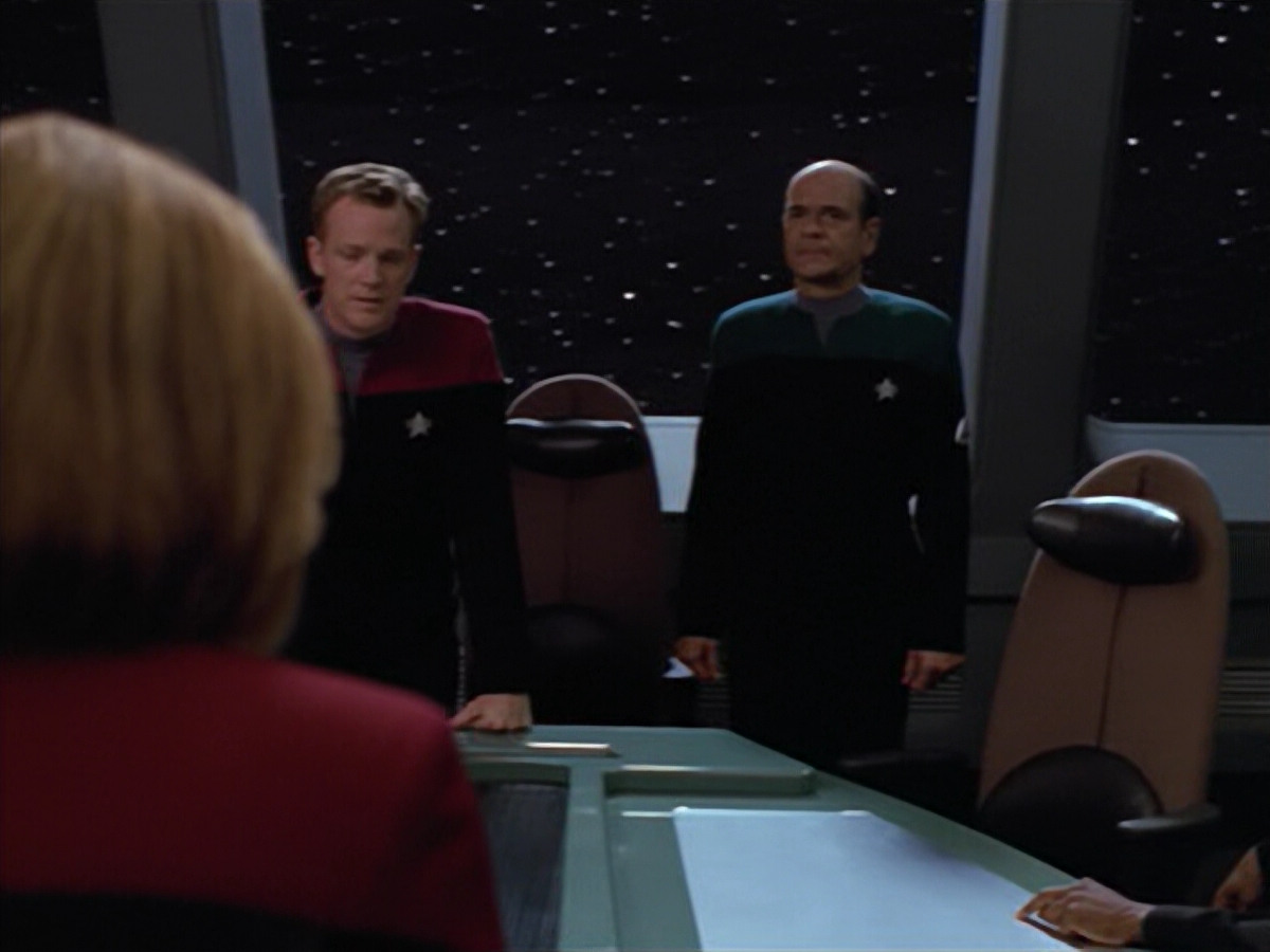 extant_StarTrek_VOY_5x08-NothingHuman_02903.jpg