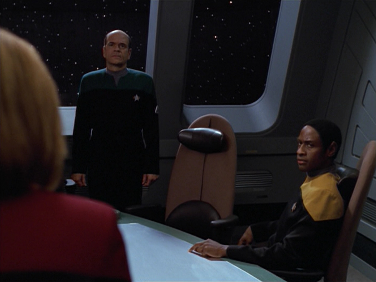 extant_StarTrek_VOY_5x08-NothingHuman_02908.jpg